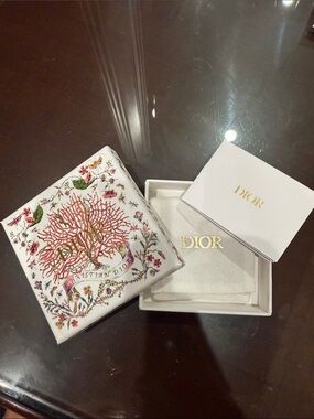 Dior White Floral Coral Motif Compact Box